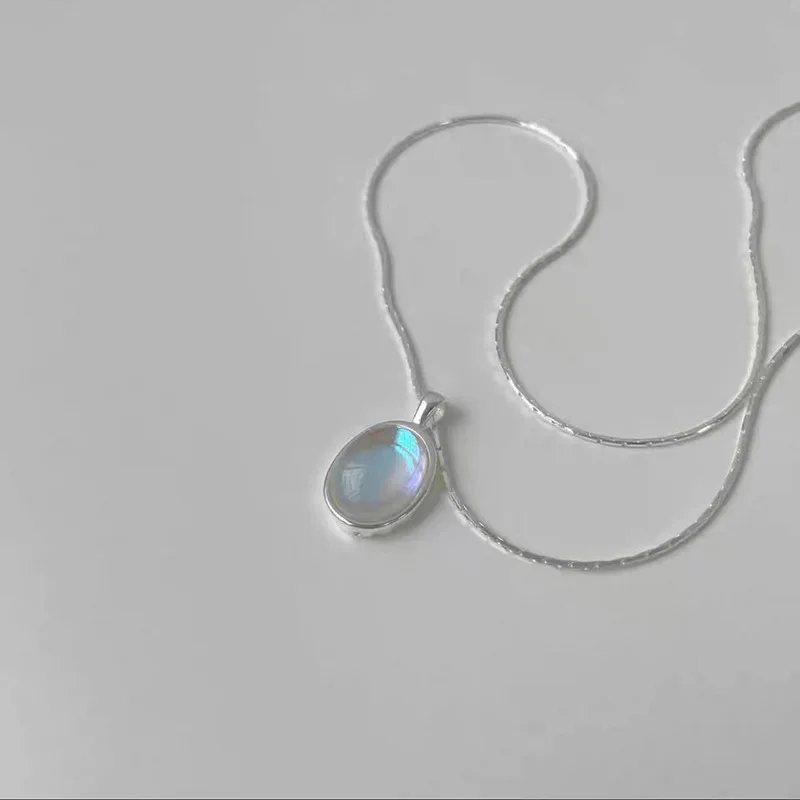 Silver Color Moonstone Oval Pendant Necklace for Women Simple Fashion Girls Jewelry Accessories Gifts