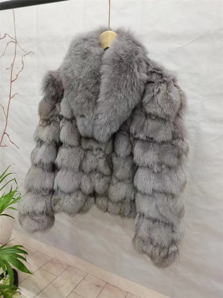 Women's Short Real Fox Fur Winter Jacket Thick Warm Natural Coat Fashion Outerwear for Cold Weather
