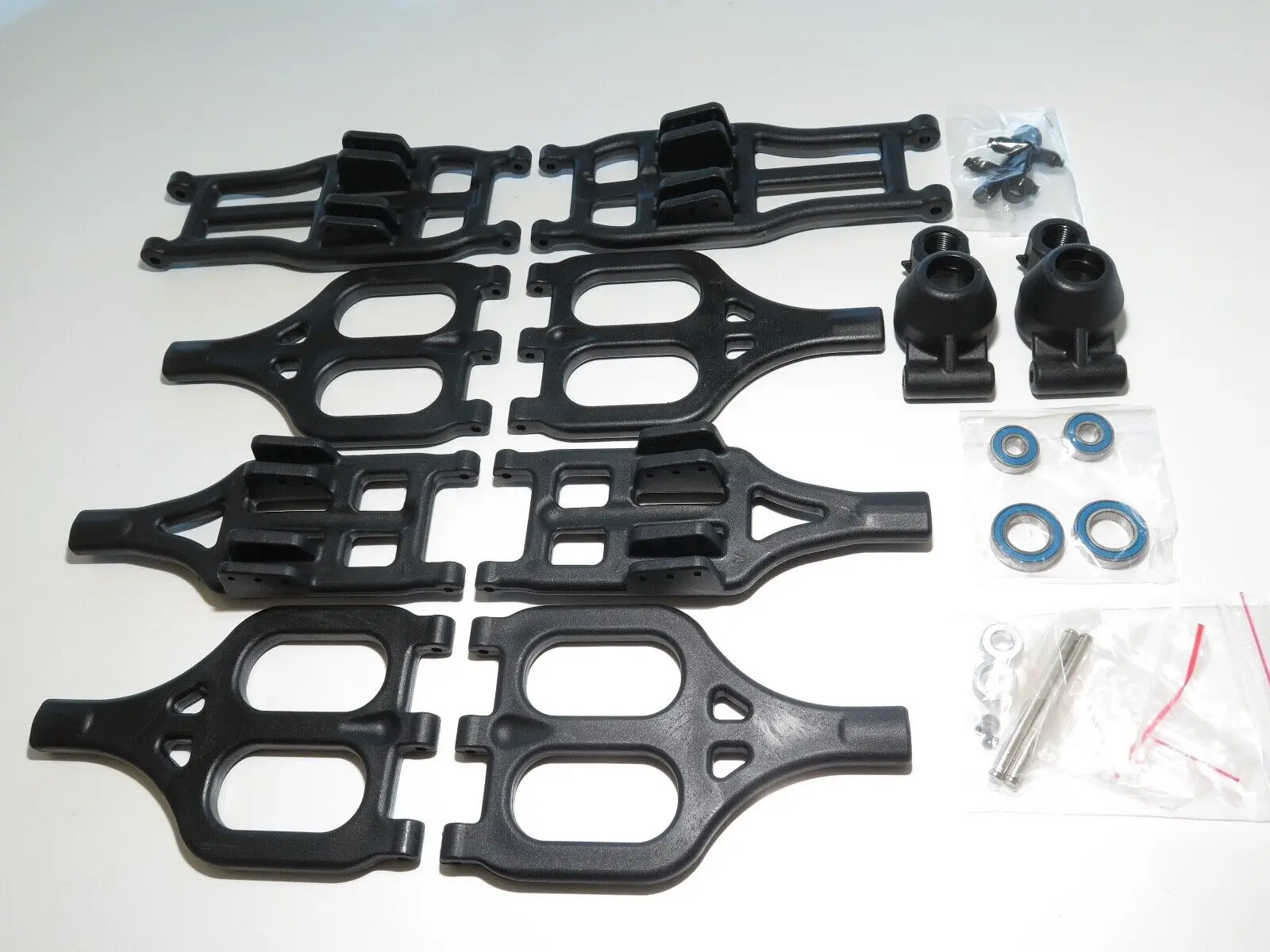 Set Braccio Sospensione In Nylon Ad Alta Resistenza Madmax Per 1/10 Traxxas T-Maxx E-Maxx