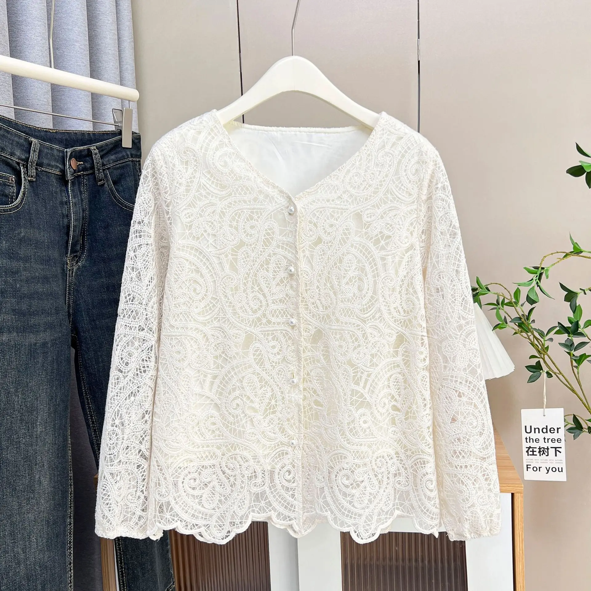 Spring Plus Size Blouses New 100kg V-neck Lace Women Shirt With Temperament 8808
