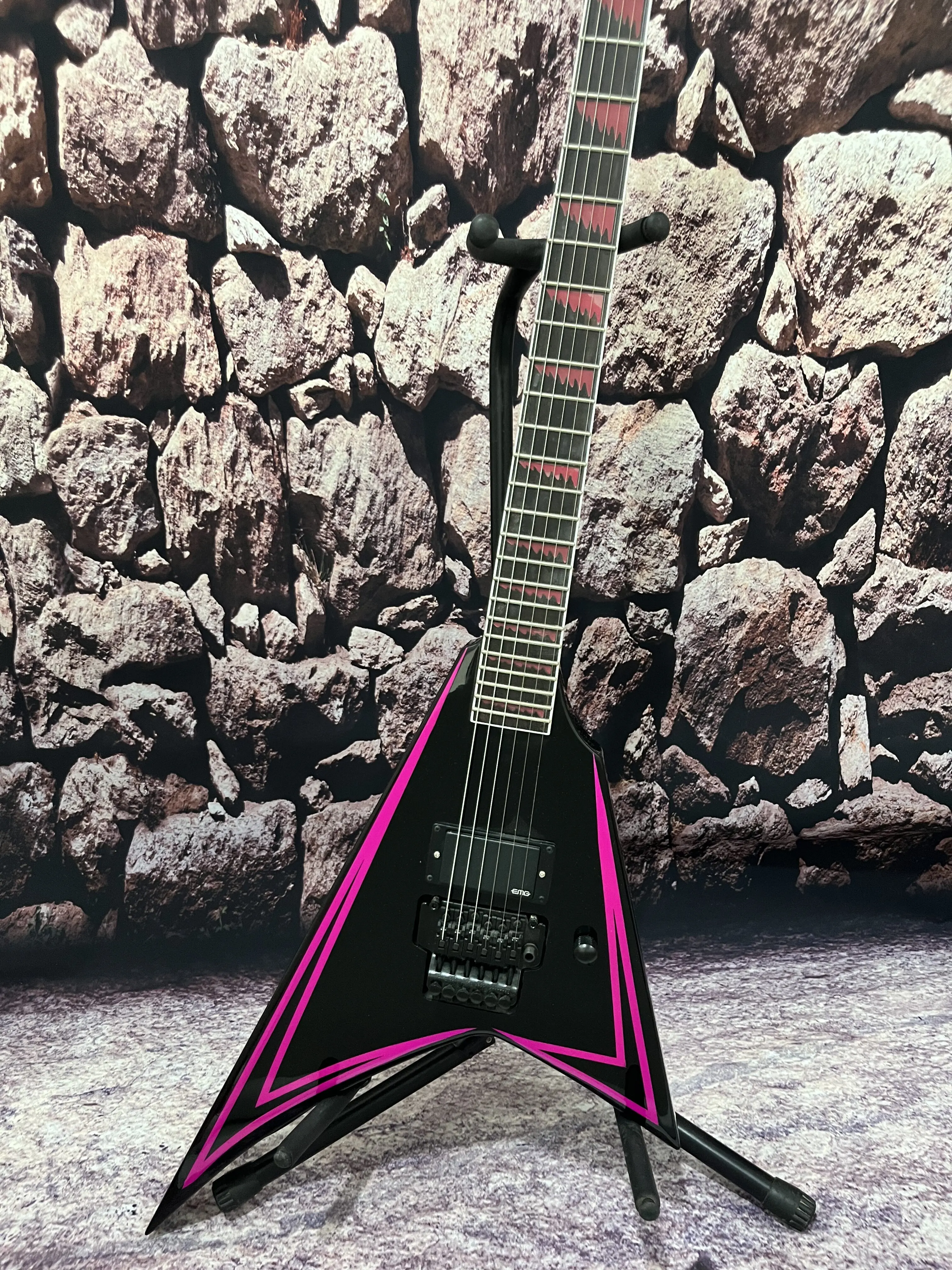 factory electric guitar tremolo system active pickup Purple line Mahogany body maple neck hot sale
