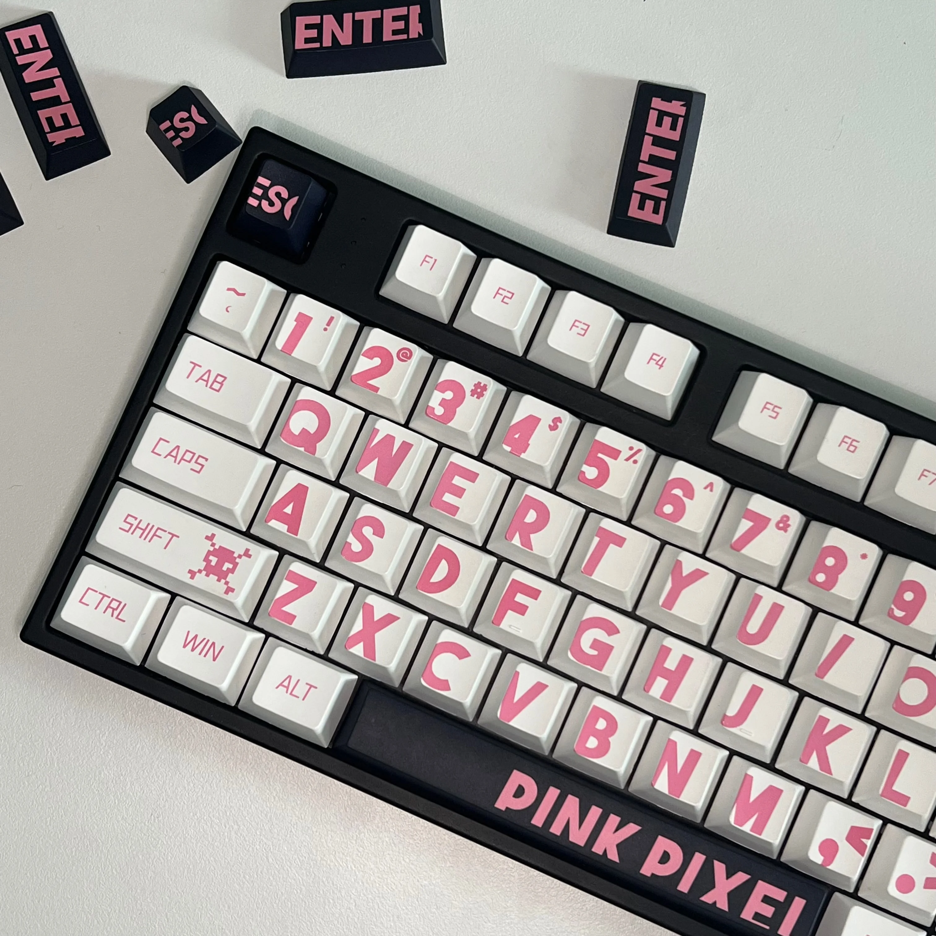 

Pink Words Keycaps Set 132 Key PBT Keycap Ergonomic Cute Key Cap for Mx Cherry Profile Gateron Switch Mechanical Keyboard Kit