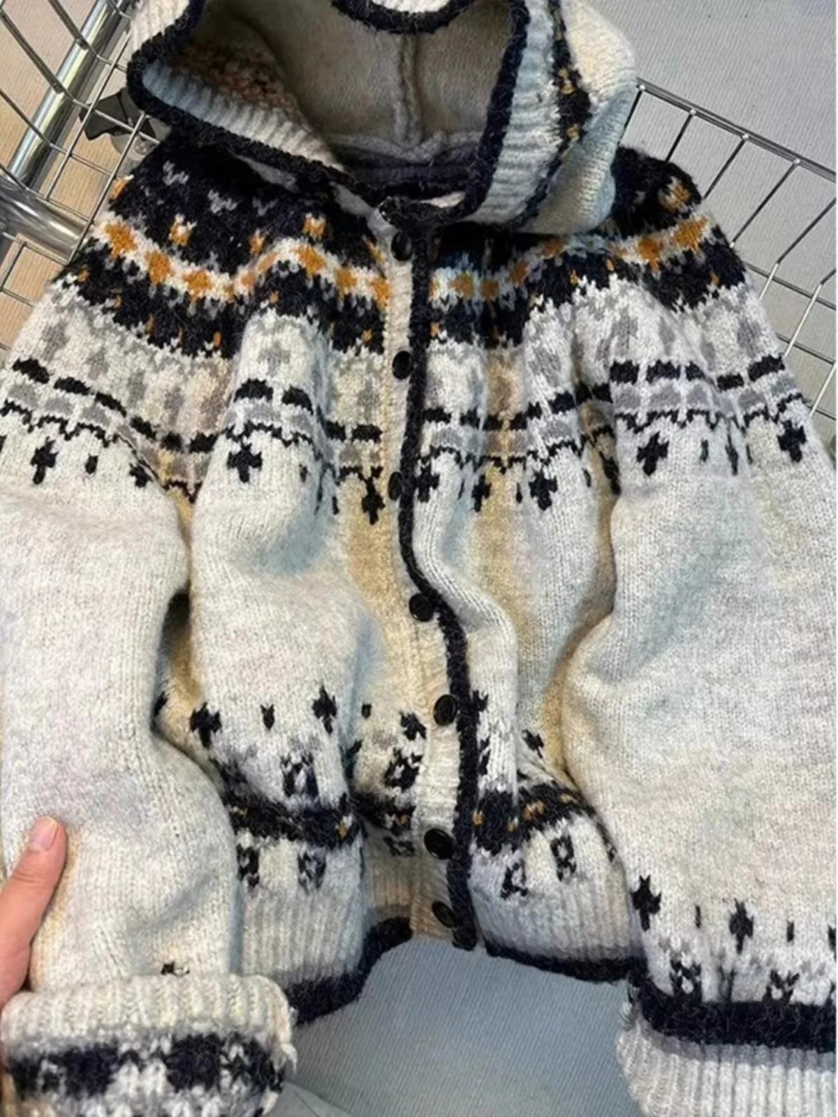 

Hooded Sweater Coat Women's Geometric Pattern Black and White Color Matching Autumn Winter Wool Thickened Warm Knitted Cardigan