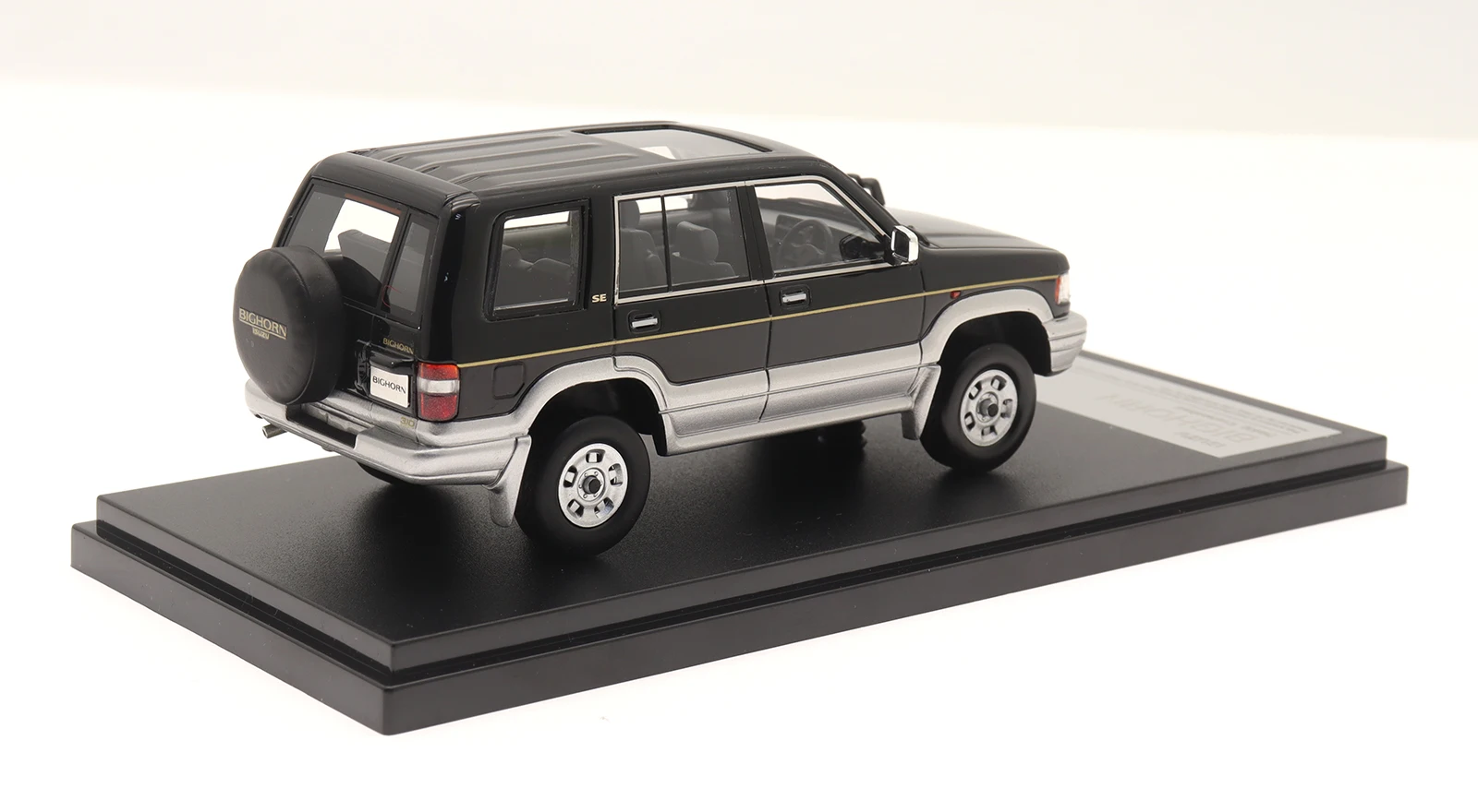 Isuzu Bighorn ミニカー 1/43 - メルカリ