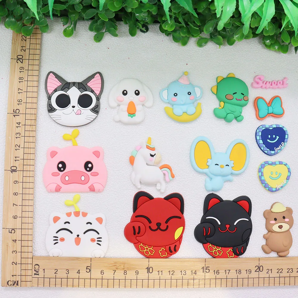 

Mix 50cPCS PVC Animal Shoe Charms Horse Elephant Bear Cat Rabbit Dinosaur Croc Jibz Fit Wristbands Decorations for Bands