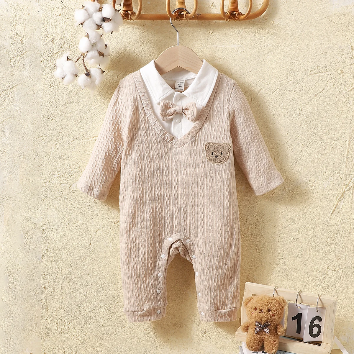 Spring And Autumn Boys And Girls Polo Neck Long Sleeve Bow Romper Open Button Pants Fashionable Warm baby clothes baby sleepsuit bear hooded jumpsuit lamb hair jumpsuit western style jumpsuit