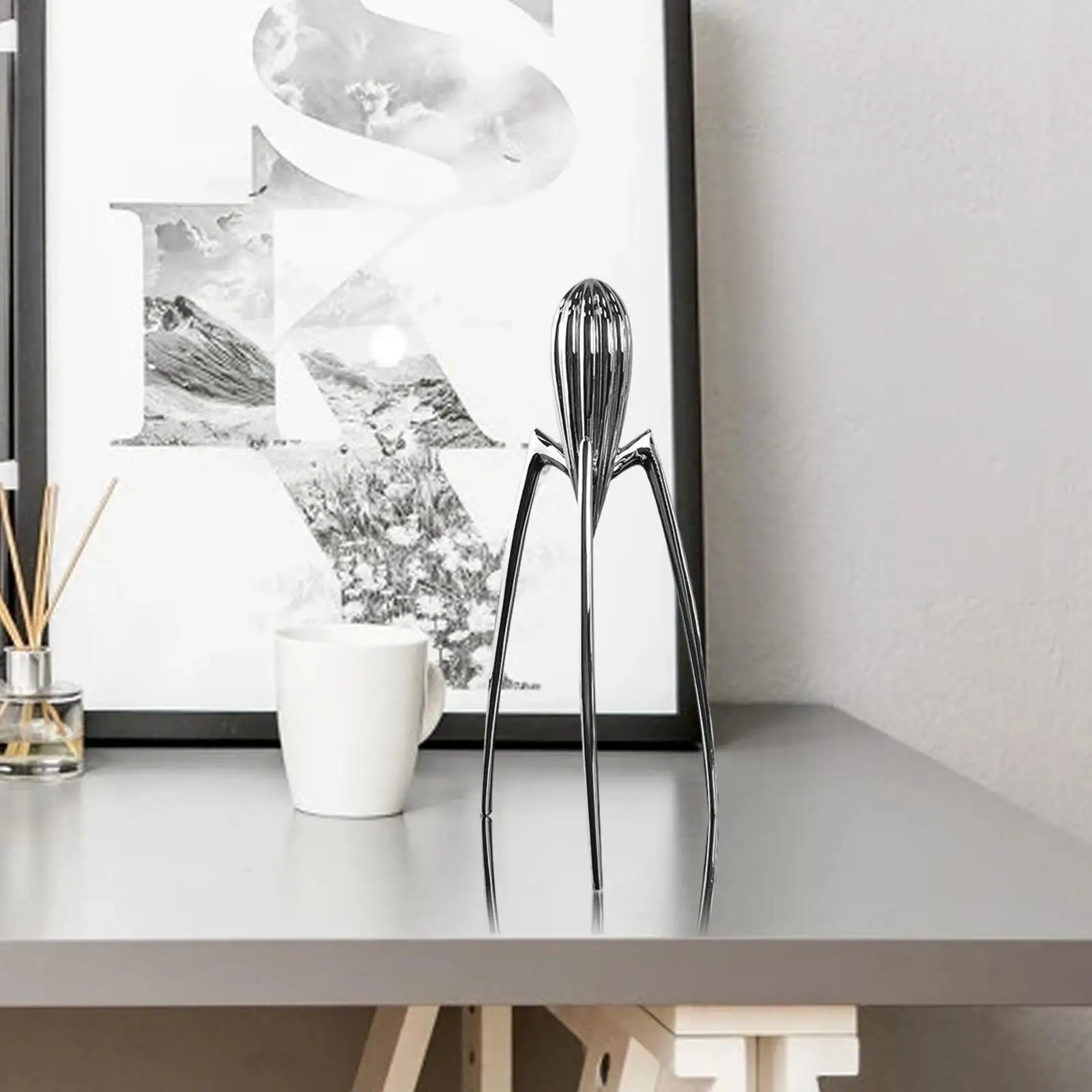 Creative Statue Sculpture Figurine Craftwork Resin Art Modern Nordic for Home Bedroom Bookshelf Tabletop Decoration Kitchen