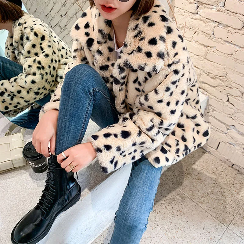 Leopard Short Fur Coats and Jacket Womens Winter 2022 Fashion Turn-Down Collar Plush Coat Woman Keep Warm Faux Fur Jackets Cute