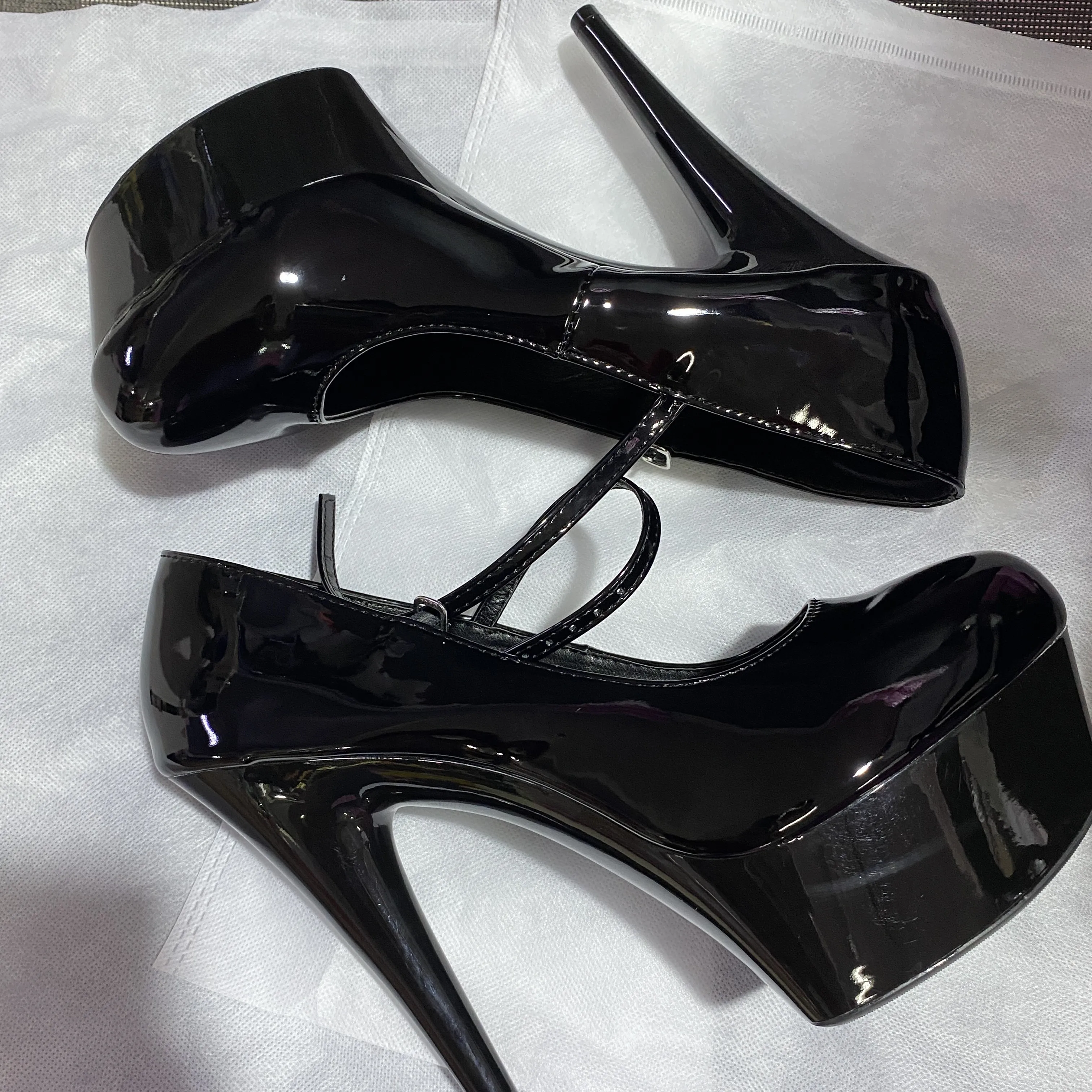

Custom color style, 17cm high heels, PU upper, sexy banquet women's sense of single shoes, stage runway dance shoes