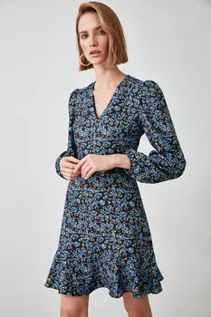

Trendyol Flounces Dress TWOAW21EL1988