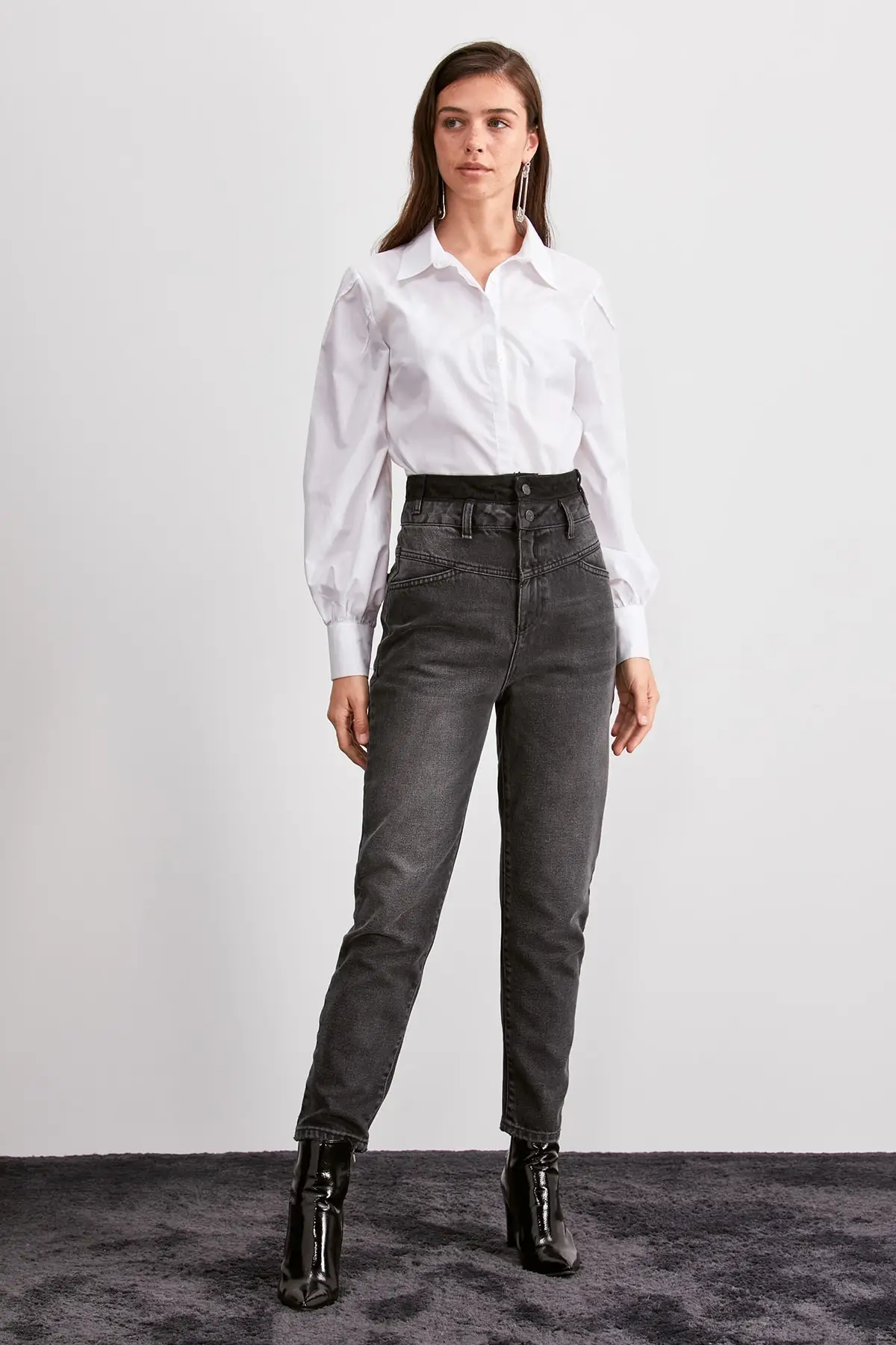 Goede Trendyol Steek Detail Super Hoge Taille Mom Jeans TWOAW20JE0270