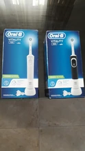 Oral B Vitality D100 CrossAction, Cepillos de dientes Eléctricos Recargables Blanco/Negro, limpieza 2D, cabezal oscila y rota