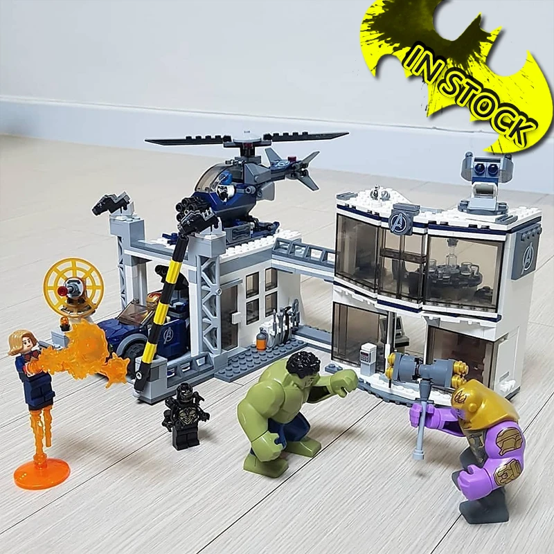 76131 avengers compound battle