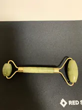 Natural Jade rodillo Guasha piel raspador Set Facial piedra reafirmante cara Anti-envejecimiento ojos hinchados masajeador cuello Anti arrugas