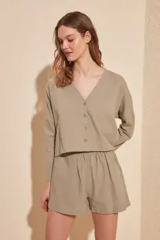 

Trendyol Temporary Shed Woven Pajamas set THMSS20PT0132