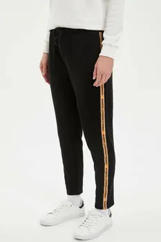 

DeFacto ManTrousers-L7012AZ19AU