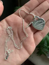 Collar de plata de ley S925 para mujer, colgante de llave plateada en forma de corazón, joyería popular clásica, regalo de vacaciones para pareja, 1:1