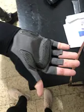 Boodun-guantes de levantamiento de pesas para hombre, guantes de medio dedo para gimnasio, Fitness, con envoltura de muñeca, soporte para Crossfit, entrenamiento deportivo, guantes de entrenamiento