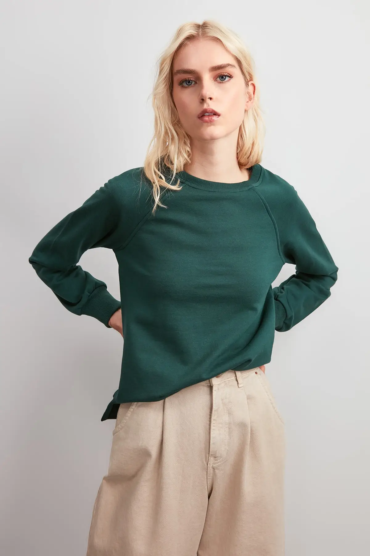 Trendyol Базовая Трикотажная Толстовка TWOAW20SW0767