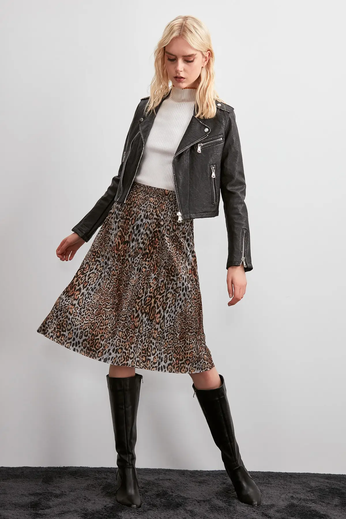 Trendyol трикотажная юбка с леопардовым узором TWOSS20ET0046