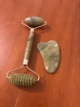 Masajeador de Jade Natural para cara, raspador de Gua Sha con rodillo de Jade, con microagujas
