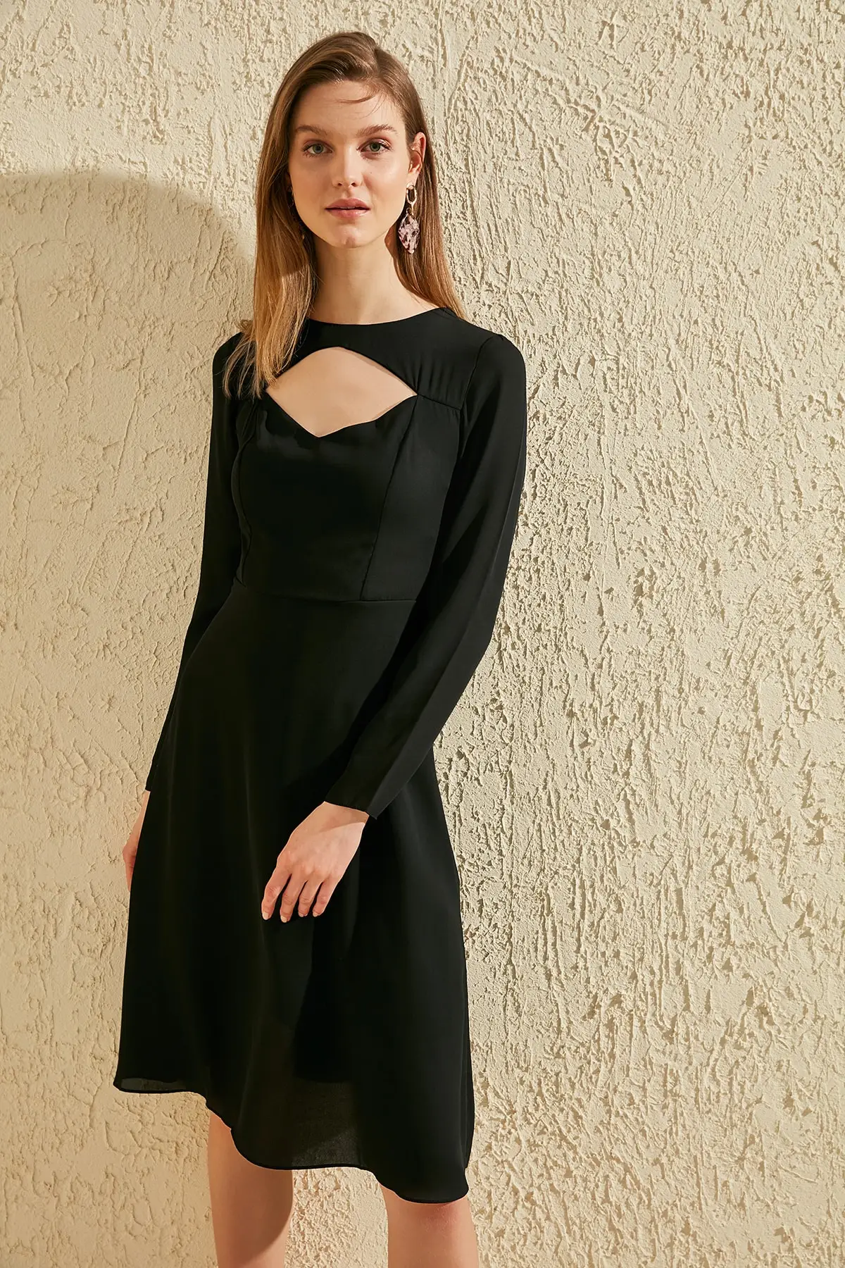 

Trendyol Collar Low-Cut Dress TWOSS20EL0679