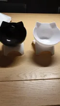 Cuencos elevados para gatos y perros, recipiente de comida elevado de 15 ° con soporte, individual, negro y blanco