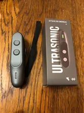 Dispositivo contra ladridos ultrasónico de mano para perros, repelente de perros y herramientas de entrenamiento con linterna LED, segura para perros pequeños, medianos y grandes