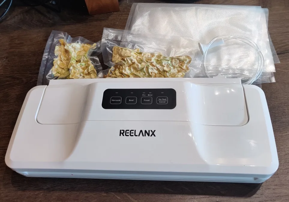 Отзыв о товаре Автоматический вакуумный упаковщик REELANX V1, 140 Вт, с 15 пакетами в комплекте от пользователя O***a