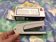 DELI-grapadora giratoria E0434, para uso doméstico y oficina, Media tira, 25 hojas, grapadora lisa, giratoria, material de papelería