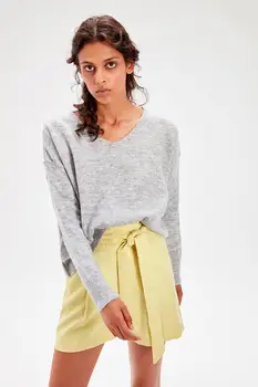 

Trendyol Gray V-Neck Sweater TWOAW20KZ0177