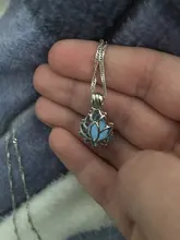 Colgante con forma de flor de loto para mujer, luminoso, luminoso, Luna oscura, collar para mujer, Yoga, oración, joyería de budismo