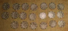 20 unids/lote 25mm hueco de cobre de pluma de pavo real flores envolturas de filigrana conectores encanto resultados para joyería hacer componentes