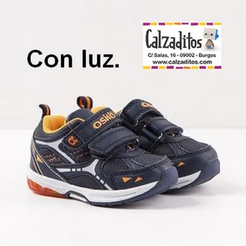 

Sports with light in dark blue, Bear by Conguitos