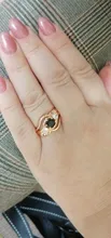 Huitan-Anillo de bruja para mujer, piedra negra única, ajuste giratorio, Diseño de banda, Color oro rosa, anillos de dedo de compromiso para mujer, venta al por mayor