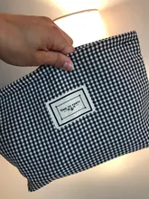 Comprado 1 Pc mujeres celosía cosmético bolsa de bolsa negra para maquillaje de belleza de la caja de almacenamiento organizador embrague Kit de aseo