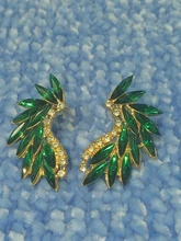 LUBOV-pendientes de tuerca con alas de colores para mujer, 3 estilos, piedra de cristal acrílico, Piercing, joyas de boda de última moda, regalo de Navidad