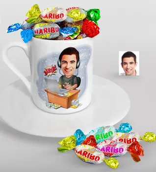 

Personalized Mr Gamer Caricature Of Turkish Coffee cup And Haribo Candy Gift Seti-1