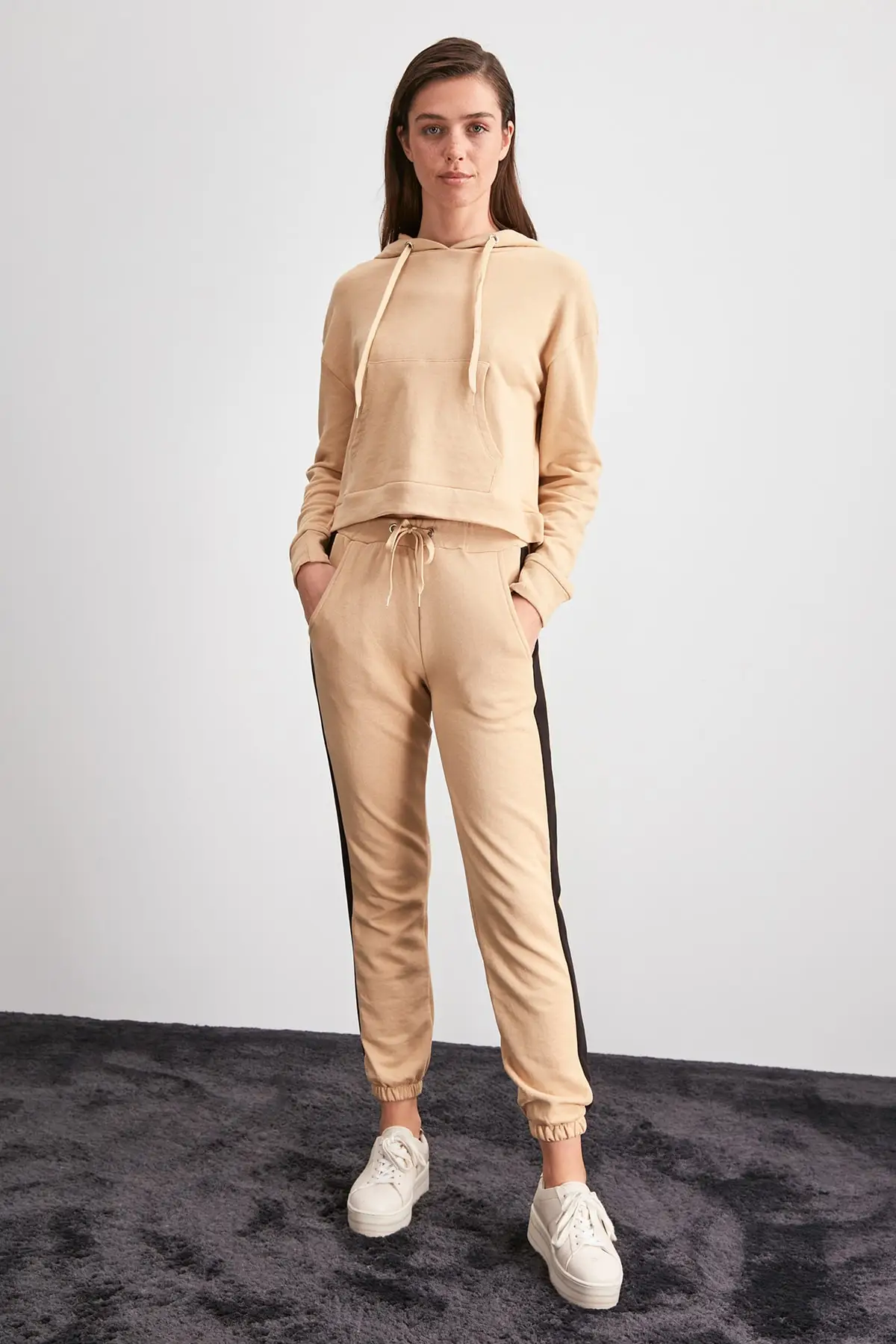 Trendyol трикотажные спортивные штаны с лентами TWOAW20EA0182