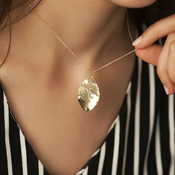 

Leaf Gold Necklace 05-390-9KLY782