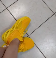 Zapatillas deportivas transpirables de malla para hombre y mujer, calzado ligero y suave y grueso con agujeros para parejas