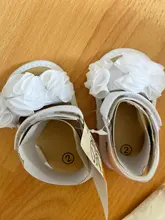 Sandalias de flores para niños recién nacidos, zapatos de cuna informales de cuero PU para primeros pasos y diademas, color blanco puro, rosa y rojo