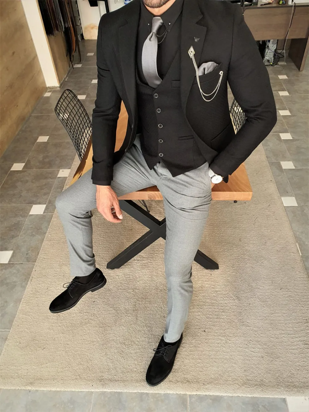 

2024 New Arrival 3 Piece Casual Business Suits For Men Groom Tuxedo Black Men Suits Wedding Best Man Blazer Light Grey Pant Vest