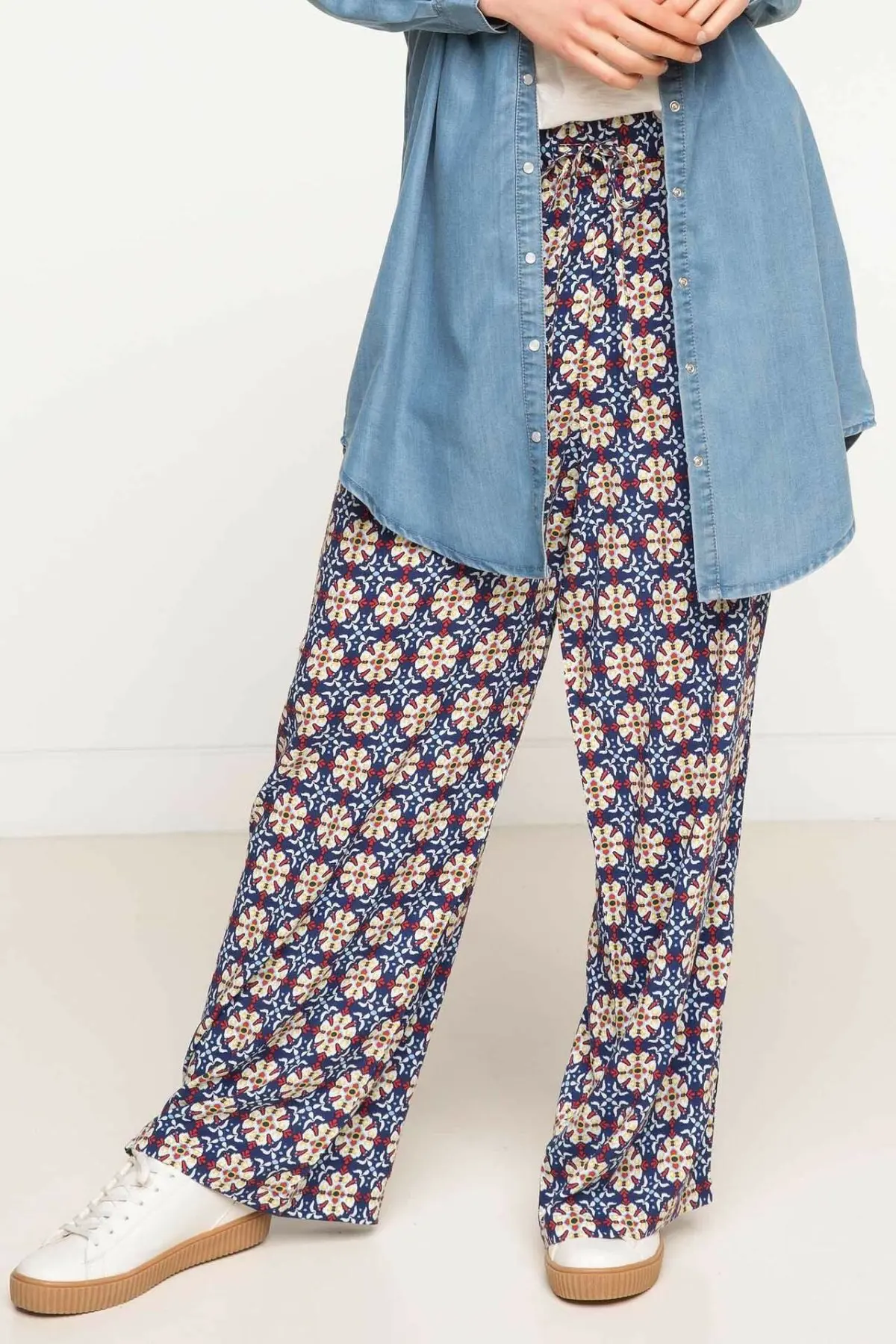 

DeFacto Women Pants Woven Conservative Bottoms Women Floral Prints Wide-leg Pants Casual Loose Pants Adjustable-G9494AZ17HS