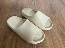 Zapatillas de verano de las mujeres de los hombres goma Eva para interiores 2021 Cool Fondo suave sandalias tendencia diapositivas Unisex chinelas zapatos para la playa casa 36-45