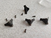 4 Uds NAIERDI antiguo Protector de esquina de bronce joyería pecho caja de madera decorativa pies pierna soporte de Metal para esquinas Hardware