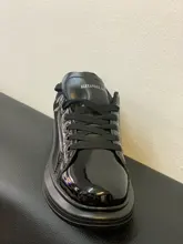 Zapatos para montar patineta para hombre y mujer, zapatillas clásicas, salvajes, casuales y deportivas en color blanco y negro unisex para entrenamiento