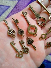 13 Uds Vintage encantos mixto colgante de llaves bronce antiguos encantos clave collar pulseras DIY joyería de Metal al por mayor