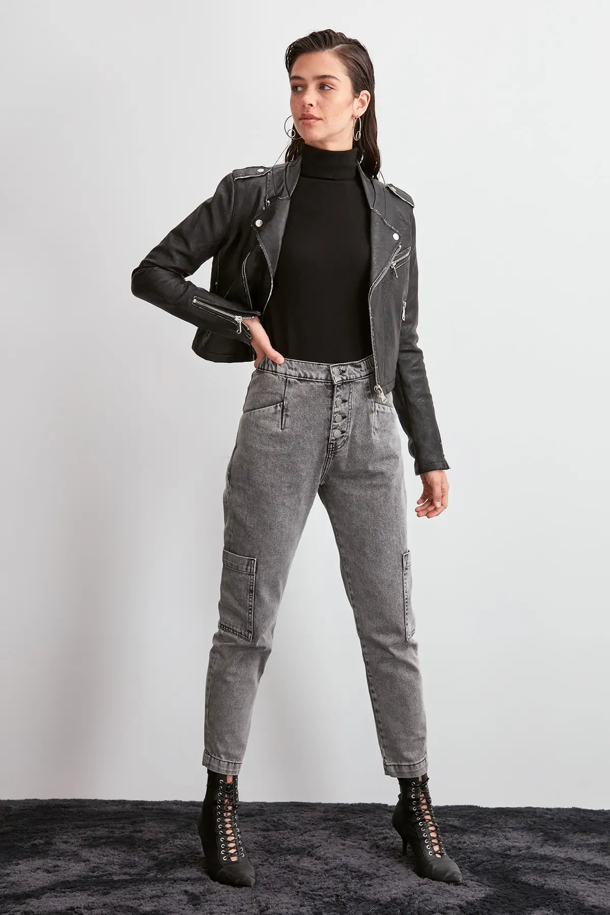 

Trendyol-Flushing Beli Wheel High Bel Mom Jeans TWOAW20JE0345