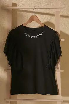 

Trendyol Embroidery And Lace Detail Basic Knitted T-Shirt TWOSS20TS1047